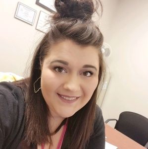 Meet your Posher, Carla